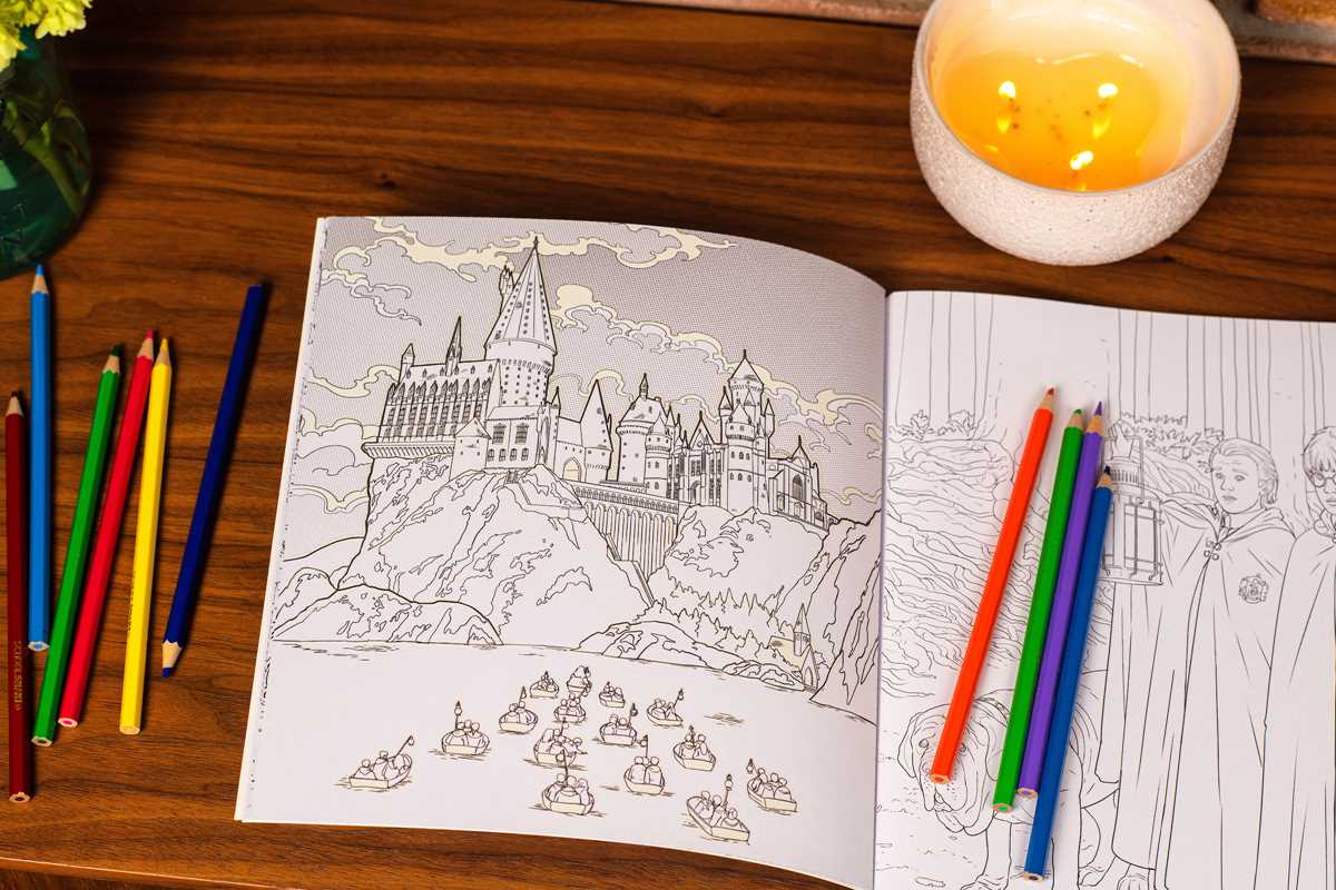 Harry Potter Glow in the Dark Coloring Book by Editors of Thunder Bay Press