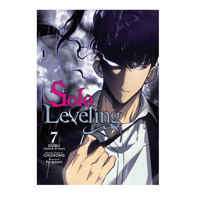 Solo Leveling Volume 7 manga book cover featuring an anime-style illustration of Sung Jinwoo with dark hair, a white shirt, and a black jacket against a smoky background, with the title 'Solo Leveling' in pink and blue text.